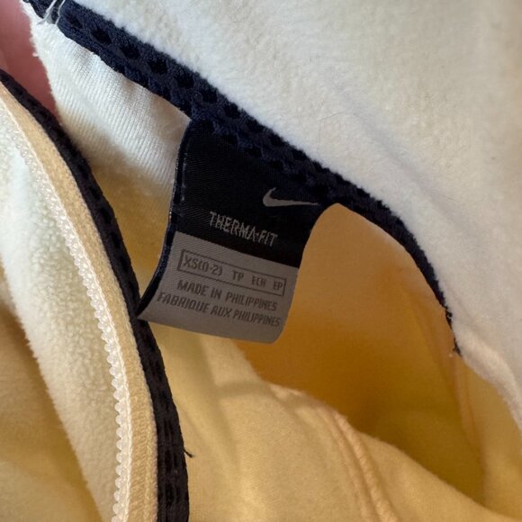 Nike Therma-Fit Fleece top - Picture 5 of 5